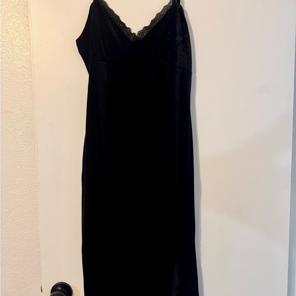 Liz & Sara // Lace Trim Velvet Bodycon Dress // (L - Black) *NWT*